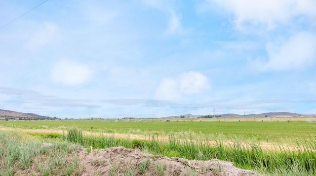 9452 Matney Way, Klamath Falls, OR 97603