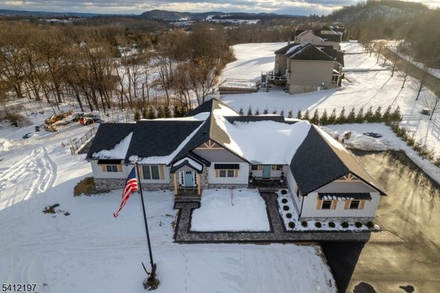 27 Sterling Dr, Wantage Twp., NJ 07461