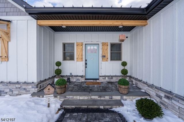 27 Sterling Dr, Wantage Twp., NJ 07461