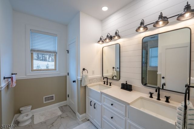 27 Sterling Dr, Wantage Twp., NJ 07461