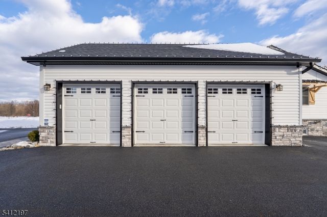 27 Sterling Dr, Wantage Twp., NJ 07461