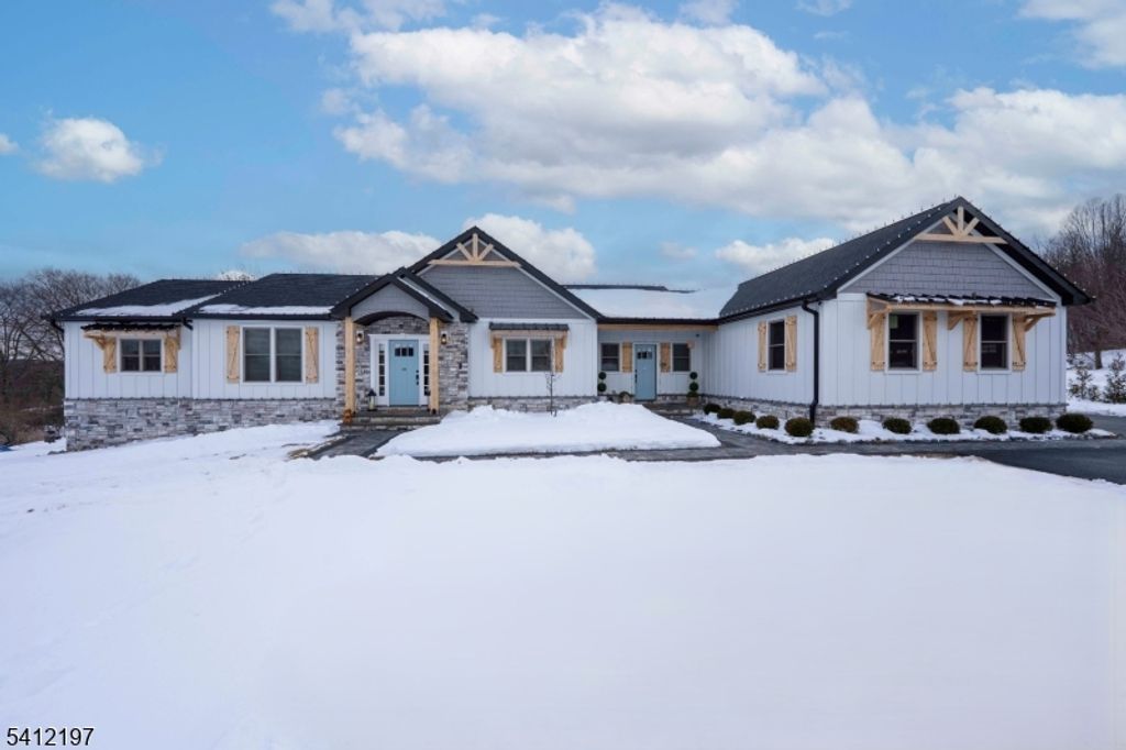 27 Sterling Dr, Wantage Twp., NJ 07461