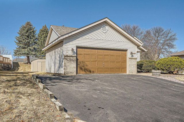 2100 Highland Drive, Hastings, MN 55033