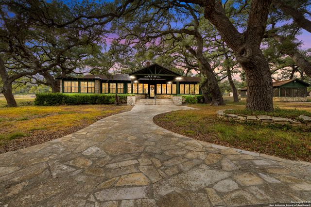 315 Flying R Ranch, Spring Branch, TX 78070