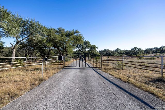 315 Flying R Ranch, Spring Branch, TX 78070