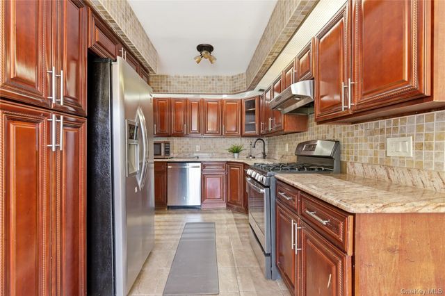 16306 71st Avenue 1323, Fresh Meadows, NY 11365