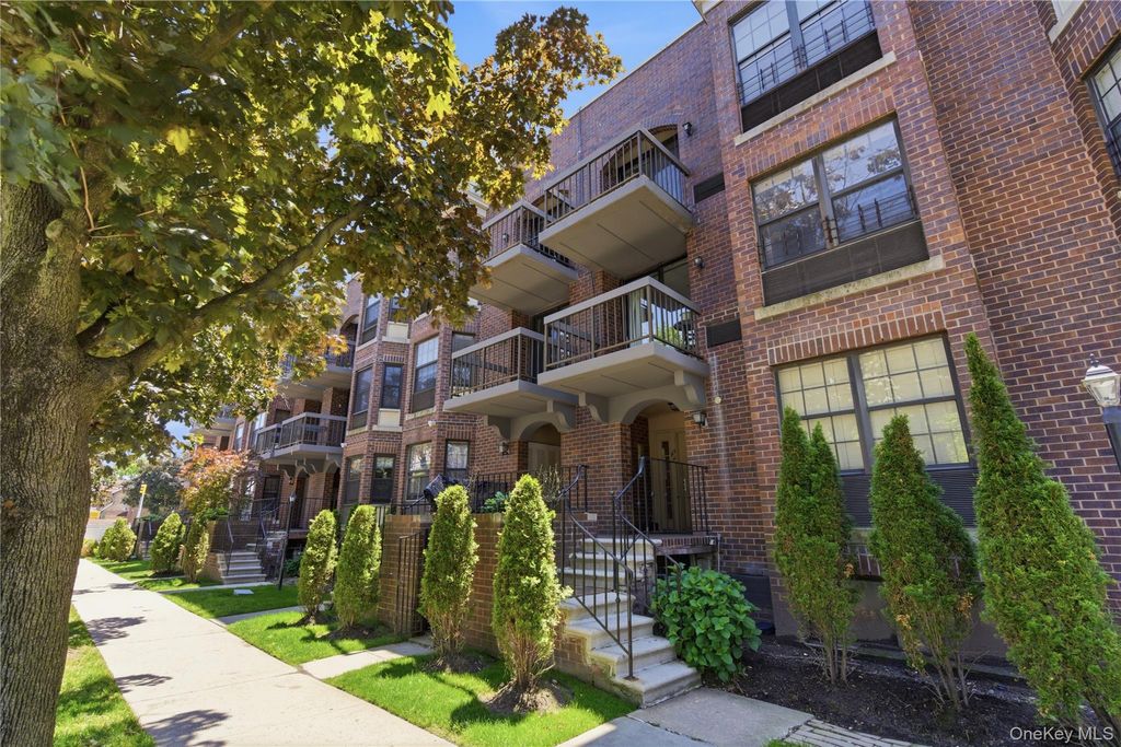 16306 71st Avenue 1323, Fresh Meadows, NY 11365