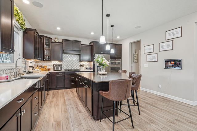 5928 Pinnacle Circle NE, Prior Lake, MN 55372