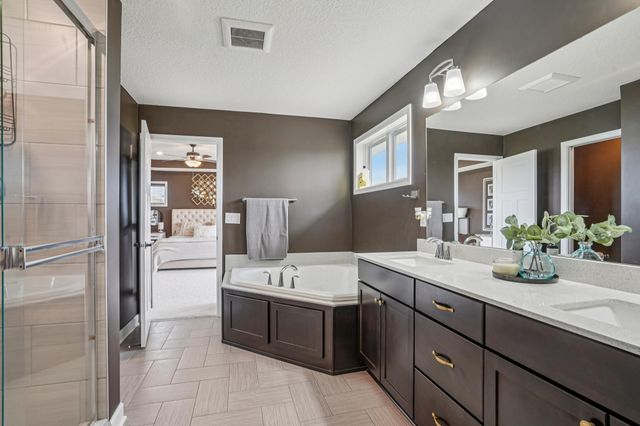 5928 Pinnacle Circle NE, Prior Lake, MN 55372