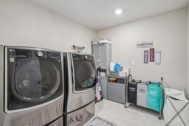 5928 Pinnacle Circle NE, Prior Lake, MN 55372