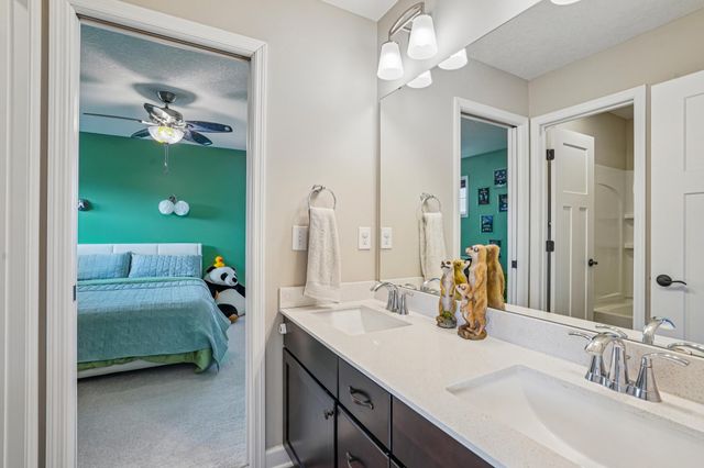 5928 Pinnacle Circle NE, Prior Lake, MN 55372