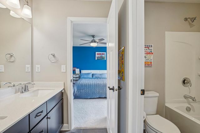 5928 Pinnacle Circle NE, Prior Lake, MN 55372