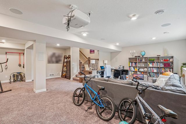 5928 Pinnacle Circle NE, Prior Lake, MN 55372