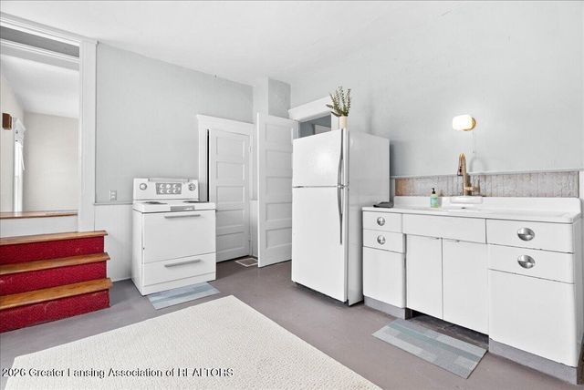 320 W Genesee Street, Lansing, MI 48933