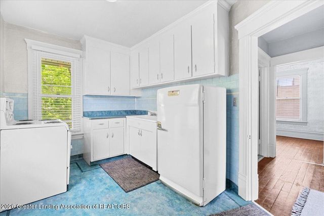320 W Genesee Street, Lansing, MI 48933