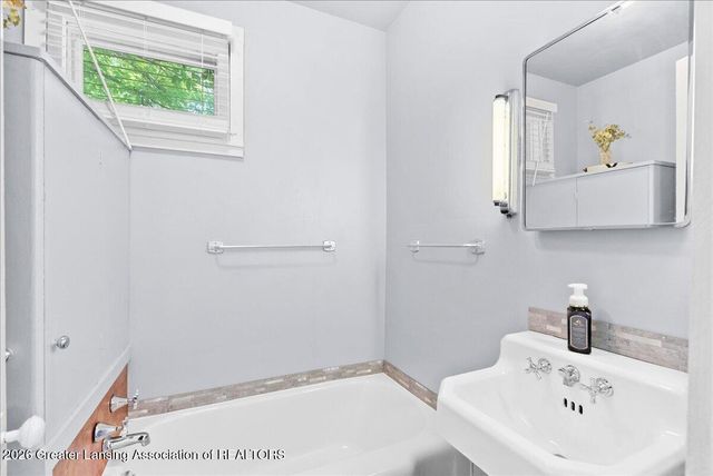 320 W Genesee Street, Lansing, MI 48933