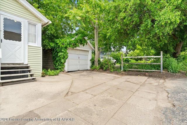 320 W Genesee Street, Lansing, MI 48933