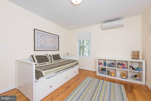 2416 S CULPEPER ST, Arlington, VA 22206