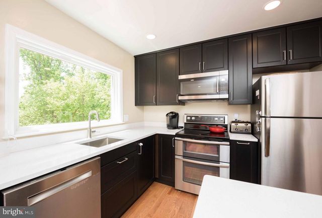 2416 S CULPEPER ST, Arlington, VA 22206