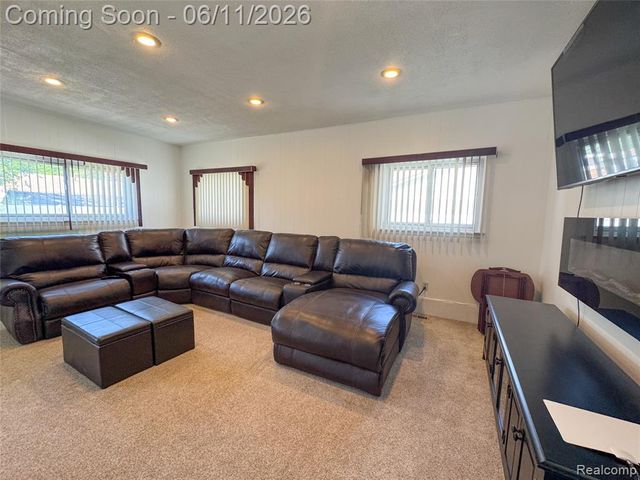 17020 Pennsylvania Street, Southfield, MI 48075