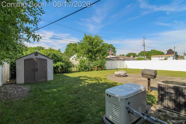 17020 Pennsylvania Street, Southfield, MI 48075