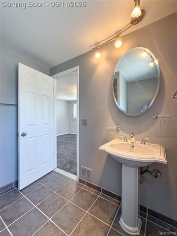 17020 Pennsylvania Street, Southfield, MI 48075