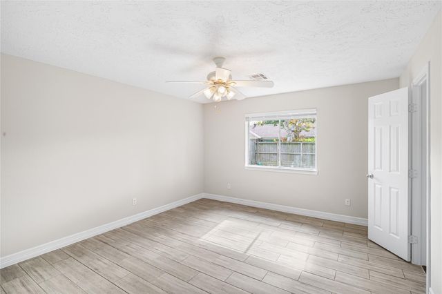 327 Windward Drive, League City, TX 77573