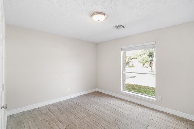 327 Windward Drive, League City, TX 77573