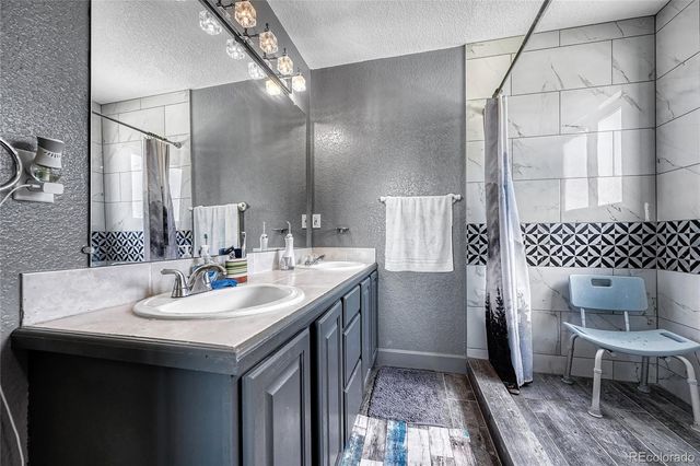 10329 Halleys Way, Littleton, CO 80125