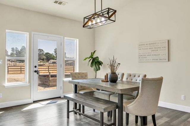 6048 Amos Ln, Valley Springs, CA 95252