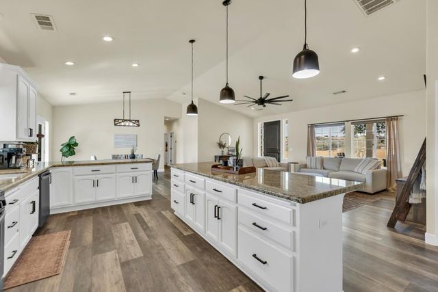 6048 Amos Ln, Valley Springs, CA 95252