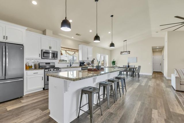 6048 Amos Ln, Valley Springs, CA 95252