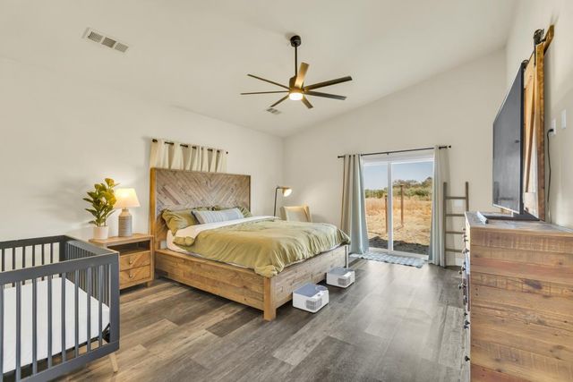 6048 Amos Ln, Valley Springs, CA 95252