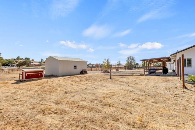 6048 Amos Ln, Valley Springs, CA 95252