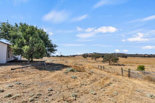 6048 Amos Ln, Valley Springs, CA 95252