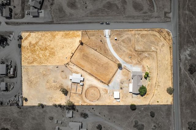 6048 Amos Ln, Valley Springs, CA 95252