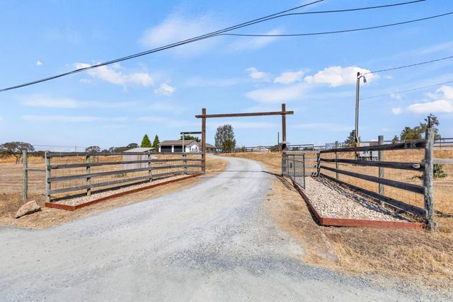 6048 Amos Ln, Valley Springs, CA 95252