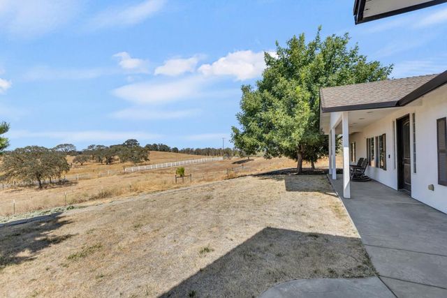 6048 Amos Ln, Valley Springs, CA 95252
