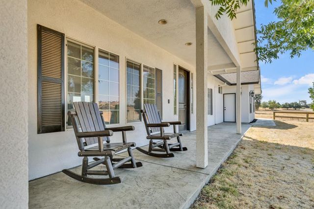 6048 Amos Ln, Valley Springs, CA 95252