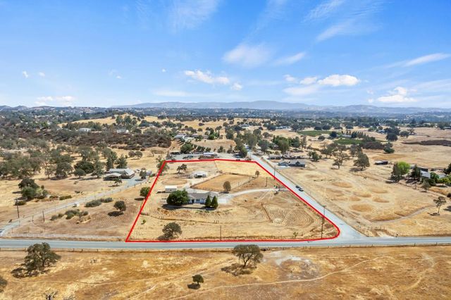 6048 Amos Ln, Valley Springs, CA 95252