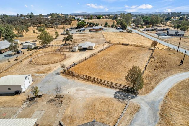 6048 Amos Ln, Valley Springs, CA 95252