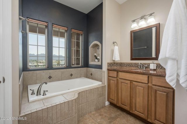 3910 Agua De Vida Drive, Las Cruces, NM 88012