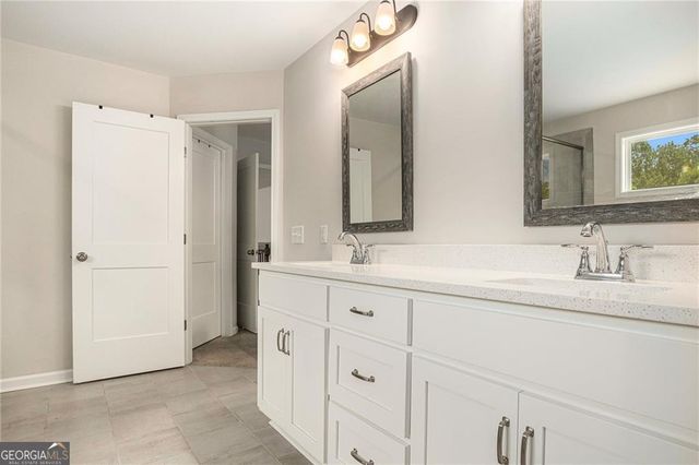 111 HAMILTON LAKE VIEW Court, Lagrange, GA 30241