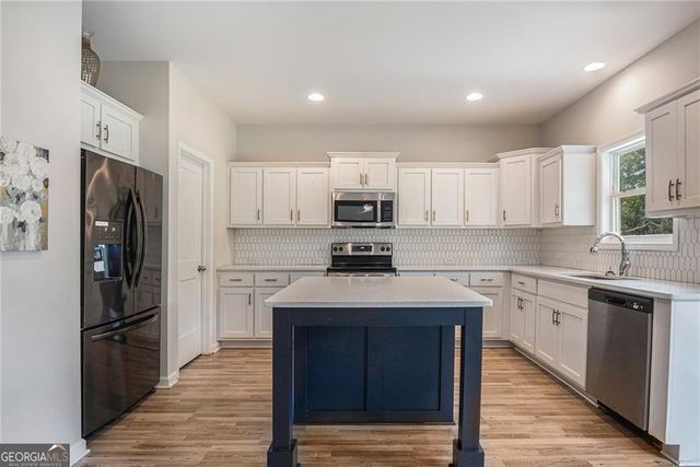 111 HAMILTON LAKE VIEW Court, Lagrange, GA 30241