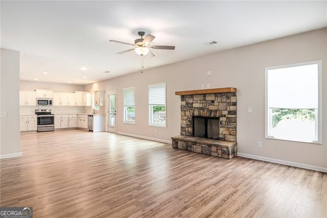 111 HAMILTON LAKE VIEW Court, Lagrange, GA 30241