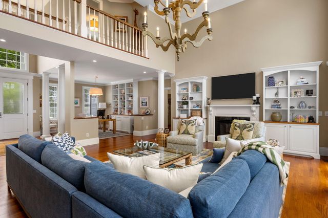 8 Bowsprit Point, Mashpee, MA 02649
