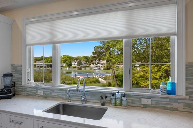 8 Bowsprit Point, Mashpee, MA 02649