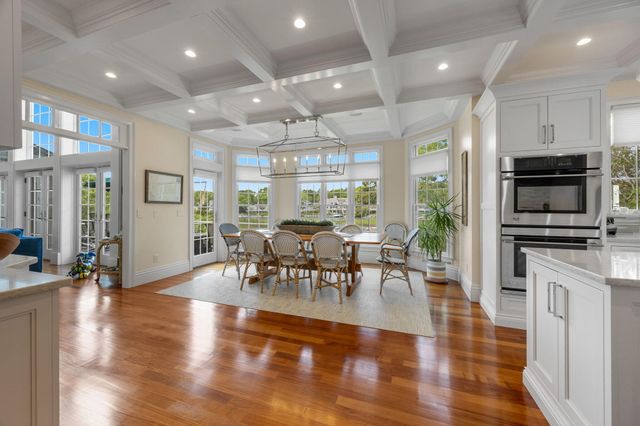 8 Bowsprit Point, Mashpee, MA 02649