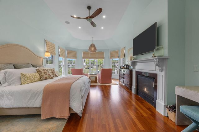 8 Bowsprit Point, Mashpee, MA 02649