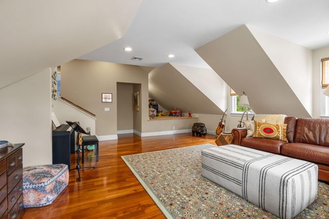 8 Bowsprit Point, Mashpee, MA 02649
